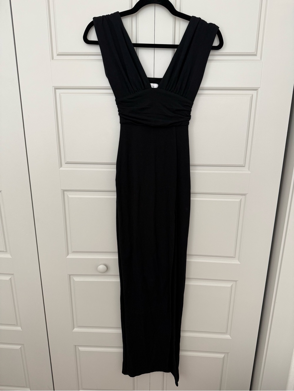 Oh Polly Black Sleeveless V-Neck Maxi Dress